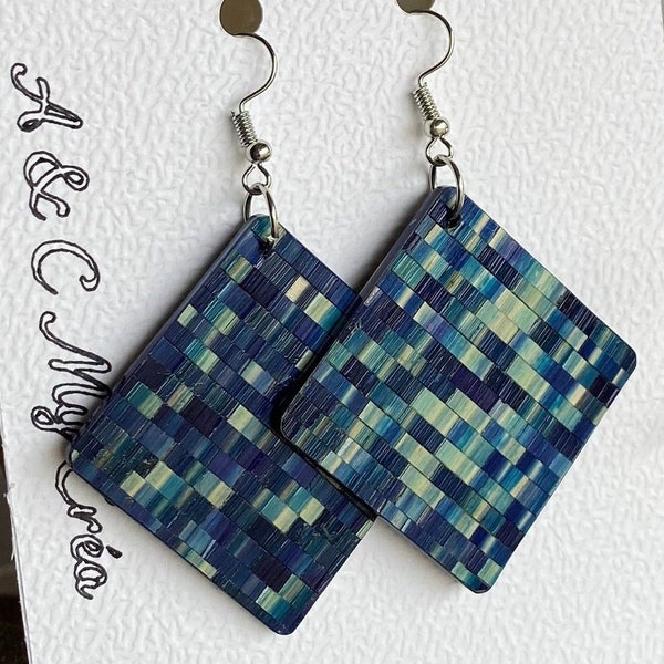 Damier earrings in bluish rye straw marquetry - Craftsmanship - HandMade - Unique gift - earings - rye straw marquetry