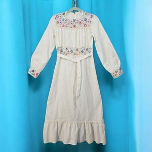 Vintage 70s Embroidered Prairie Dress Cottagecore Floral Long Sleeve Maxi White