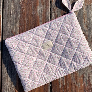 Custodia per laptop in cotone trapuntato con motivo floreale rosa, fodera a quadri rosa, custodia per laptop con fiori, custodia per iPad, custodia per tablet abbinata all'astuccio per matite