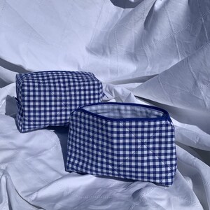 Blauwe Gingham make-up tas met lichtblauwe vichy geruite voering handgemaakte make-up tas Gingham make-up tasje kleurrijke toilettas voor dames afbeelding 3