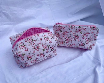 Borsa per il trucco floreale con fodera a quadri vichy rosa chiaro - custodia cosmetica fatta a mano - custodia per cosmetici Gingham - accessori da viaggio - borsa da toilette