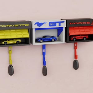 Porta-chaves de garagem Hot Wheels/Diecast com porta automática, para exibição de miniaturas de muscle cars americanos.