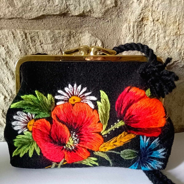 Embroidery bag/Black clutch-Flower pattern/National pattern-embroidery project bag, ethnic bag-ethnic sling bag, ethnic purse-unique gift