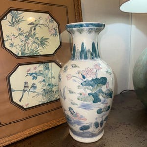 Vintage Chinoiserie Bird Motif Vase, Vintage Chinese Decor,Estate Home Decor