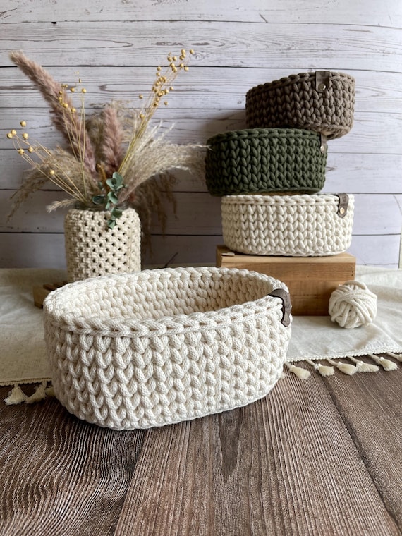 Häkelkörbchen mit Holzboden, oval, praktische Geschenkidee, gehäkelte Körbchen, Utensilo, Geschenkkorb, Geschenkkörbe, Häkelkorb