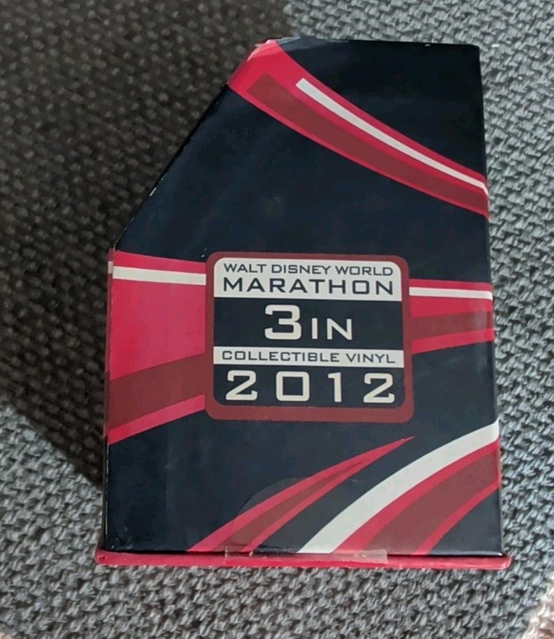Walt Disney World Marathon Mickey Mouse Vinylmation Figurine 2012 image 3