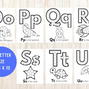 Op de afbeelding: Een set zwart-witte alfabet-stippelwerkbladen met de letters O tot en met U. Elke pagina toont een hoofdletter en kleine letter gevuld met cirkels, vergezeld van een bijbehorende illustratie en tekst zoals Oo is for octopus.
