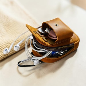 Leather Coin Purse Keychain, Mini Backpack EDC Pouch with Carabiner Clip, Zipper Coin Pouch, Keychain Wallet, Dog Treat Bag, Gift for Her