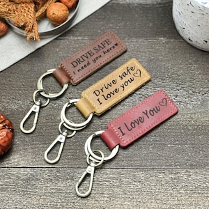 Porte-clés initiale en cuir, porte-clés monogramme personnalisé, porte-clés personnalisé, cadeau pour lui, cadeau pour elle