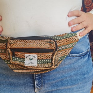 Baumwoll-Bauchtasche mit 4 Fächern – Gürteltasche, Hüfttasche,Crossbody-Tasche, Brusttasche, Schultertasche, Reisetasche für Damen & Herren.