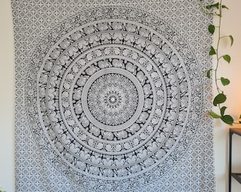 Ayurpark &quot;Stylish wall cloth with elephant mandala: relaxation and aesthetic elegance combined.&quot; Size 200x220cm