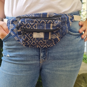 Blau Boho hip Bauchtasche aus Baumwolle: Vielseitiges 4-in-1-Design für Reisen, Partys und mehr"
