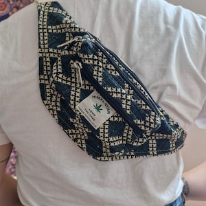 Grüne Baumwoll-Bauchtasche mit 4 Fächern – Gürteltasche, Crossbody-Tasche, Brusttasche, Schultertasche, Reisetasche für Damen & Herren