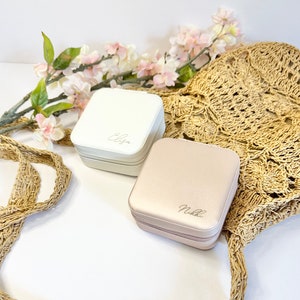 Boîte de voyage à bijoux personnalisée, cadeau de mariée, demoiselle d'honneur, collier compact, étui pour boucles d'oreilles, porte-bague, compartiment multifonction