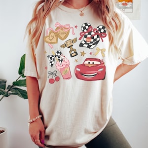 Puede incluir: Un juego de tres tazas de cer&aacute;mica con un acabado moteado y mate. Las tazas son en tonos crema, gris claro y gris oscuro. Cada taza tiene un dise&ntilde;o simple y minimalista, ideal para caf&eacute; o t&eacute;.