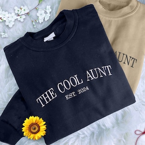 刺繍入り叔母スウェットシャツ、パーソナライズされたEst Dateクール叔母クルーネックセーター、かわいいマッチングコンフォートカラージャンパー、叔母への誕生日プレゼント
