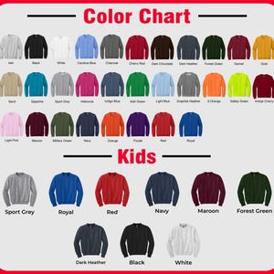 Op de afbeelding: Een kleurenkaart met een verscheidenheid aan sweatshirtkleuren, waaronder Ash, Black, White, Carolina Blue en meer. De kaart bevat ook een "Kids"-sectie met extra kleuropties.