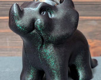 Süßer Triceratops Würfelhalter: W20 Aufbewahrungsfigur