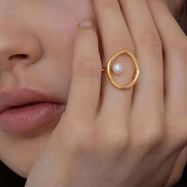 Minimal gold jewelry gift wrap for women | Hobo Dainty 18k Gold Ring Natural Pearl, Open Circle ring