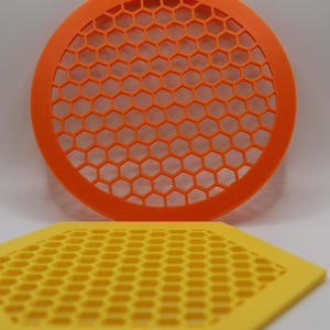 Water float water feeder for Bees and insects Round or Hexagon - Bee Safe