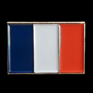 Peut inclure: Une petite épingle en métal avec les couleurs du drapeau français : bleu, blanc et rouge.