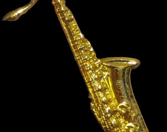 Gold Saxophone Instrument Pin Badge