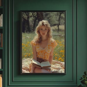 Impresión vertical de Dreamy Hollywood Starlet, arte instantáneo de chica rubia vintage, decoración de pared de modelo de moda, cartel de modelo Super Chill Candid de los años 70