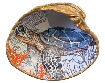 Sea Turtle Decoupage Trinket Dish – Ocean Decor, Quahog Shell