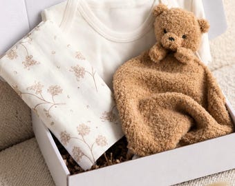Unisex baby gift, baby set, newborn gift, baby shower gift, baby shower present, gift box, gift for pregnant girlfriend