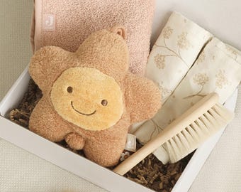 Personalized baby gift set, for a newborn girl, newborn gift box, baby shower gift, baby gift basket with music box
