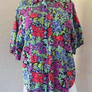 Vintage Bonjour Floral Button Up Shirt – Women’s Medium – Bright 90s Oversized Short Sleeve Blouse