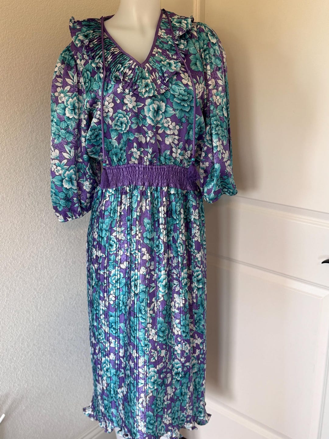 Vintage Floral Ruffle Dress – Purple & Teal Pleated Midi House Dress ...