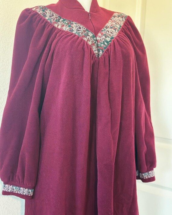 Vintage 1980’s Maroon Vanity Fair House Coat - image 2