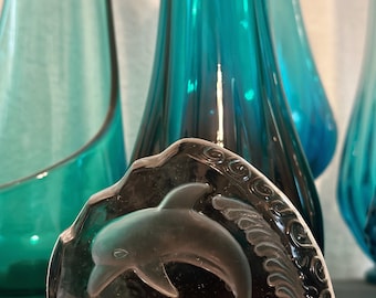 Vintage Etched Glass Dolphin Paperweight Crystal Ocean Wave Sculpture Nautical Home Decor Clear Glass Dolphin Figurine Desk Decor