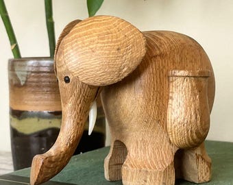 Vintage MCM Adorable Handmade Wooden Teak Elephant Figurine Toothpick Holder4.5"