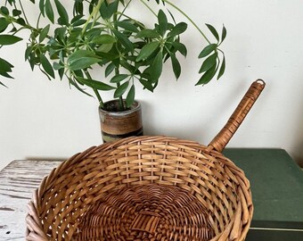 Vintage Primitive Woven Wicker Offering Basket / Farmhouse / Country 13 x 8