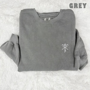 Embroidered Lord Of The Rings Sweatshirt, Lord Of The Rings Fan Sweatshirt, Lord Of The Rings Book Lovers Gift, Trendy Graphic Sweatshirt