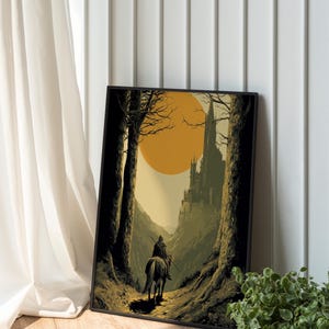 Puede incluir: Impresi&oacute;n art&iacute;stica enmarcada que representa a un jinete a caballo viajando por un bosque hacia un castillo. La obra de arte presenta un gran sol naranja en el fondo, con una paleta de colores de verdes, marrones y amarillos. La impresi&oacute;n se exhibe en un suelo de madera.