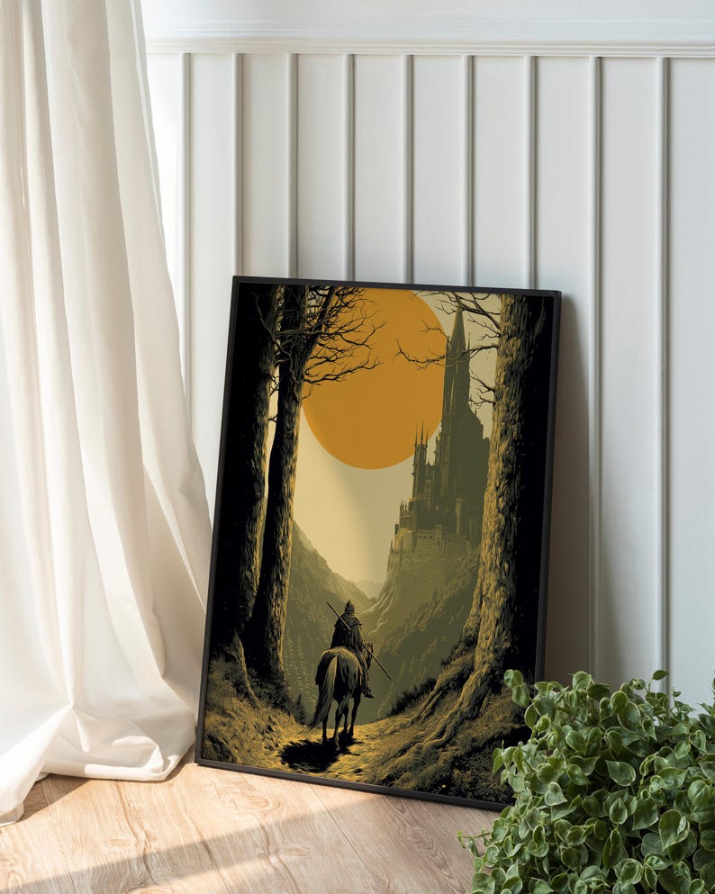 Puede incluir: Impresi&oacute;n art&iacute;stica enmarcada que representa a un jinete a caballo viajando por un bosque hacia un castillo. La obra de arte presenta un gran sol naranja en el fondo, con una paleta de colores de verdes, marrones y amarillos. La impresi&oacute;n se exhibe en un suelo de madera.