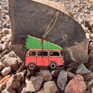 VW Bus Ornament Holzschmuck-Rosa-VW-Weihnachtsanhänger-Retro Design