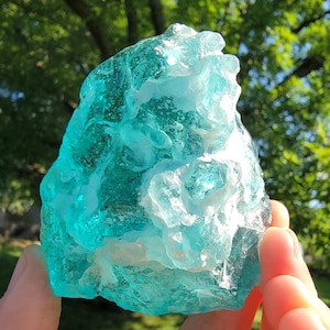Afghaanse Andara. Turkooisblauw met witte kristallen. Etheriumoase Andara.  191 gram