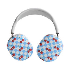 Cherry AirPods Maxケース ブルーチェック柄AirPods Maxカバー Cherry AirPodsシェルケース キュートなテックアクセサリー ガーリーなヘッドホンカバー 夏