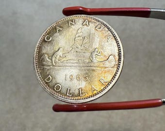 本物の1965年カナダ1ドル銀貨（大型ビーズ） - トーンジェム - Etsy 日本