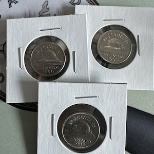 Pièce de 5 cents de variété ventre nu de 1990 (une pièce par achat) - Bon état