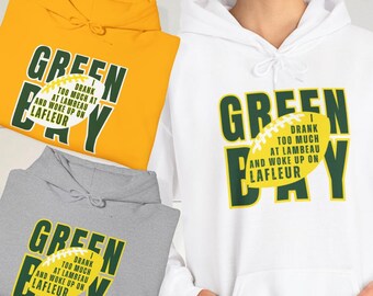 Trinkt zu viel bei Lambeau Unisex Sweatshirt, Green Bay Rundhalsausschnitt, lustiges Packer Geschenk, Unser Trainer ist heißer als Ihr Coach, Packer Fan