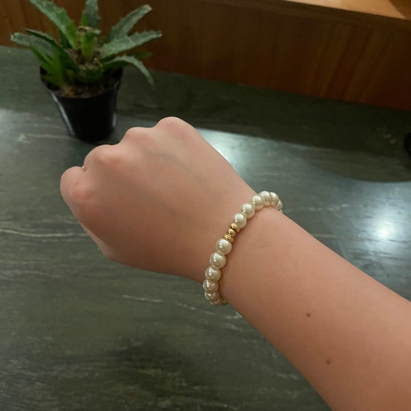 White Handmade Pearl Bead Bracelet