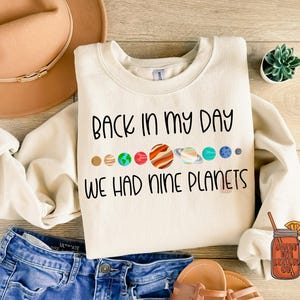 Förr i tiden hade vi nio planeter PNG digital nedladdning, planeter, nio planeter, vetenskaplig design, yttre rymden, rolig design