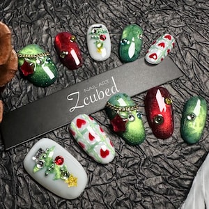 Handpainted Christmas Tree-Snowflake-Heart/Chasing Light Cat Eye Presson|Handmade Nail Art|Reusable Glue on|Gift for Her|Cute|Holiday Nail