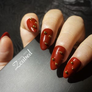 Vintage Red/Gold Metal Ball/Minimal Presson Nail|Handmade Fake Nail Art|Reusable Glue on|Mother Day|Elegant|Daily|Classy|Short|Retro|Party