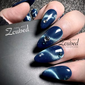 Blue Curved Cat Eye/Pearl-Heart Rhinestone Presson|Handmade Nail Art|Reusable Glue on|Gift for Her|Glittery|Elegant|Classy|Daily|Minimal